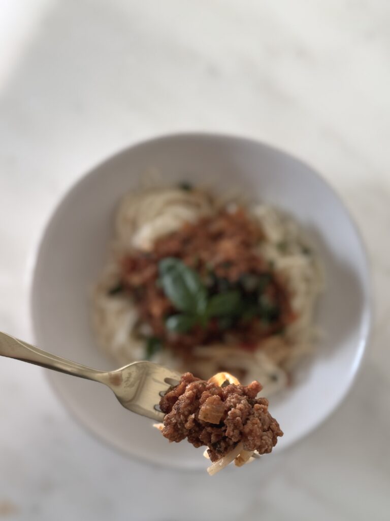 Pasta with bolognese sauce, 30 minute meal, gluten free, dairy free, high protein